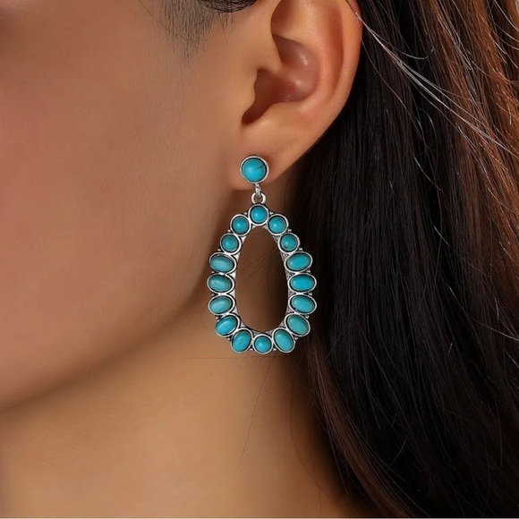 Water droplet retro bohemian turquoise dangling earrings - Picture 2 of 3